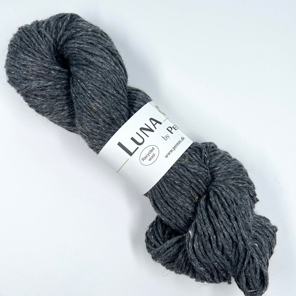 Luna by Permin Garn