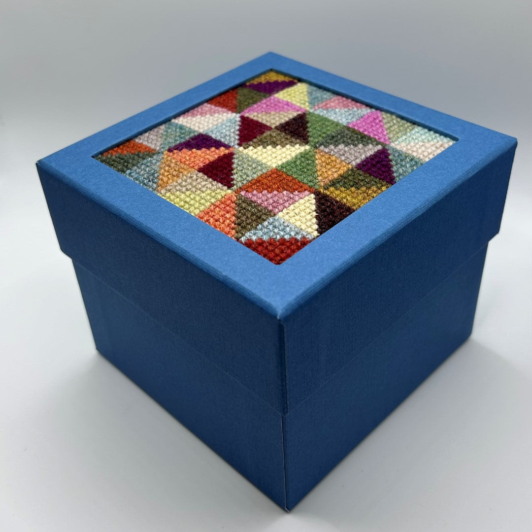 BOXEN Blå Broderikit // BALDYRE