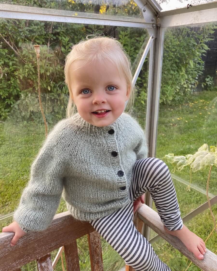 Novice Cardigan Mini Chunky Edition Petiteknit - Udprintet opskrift