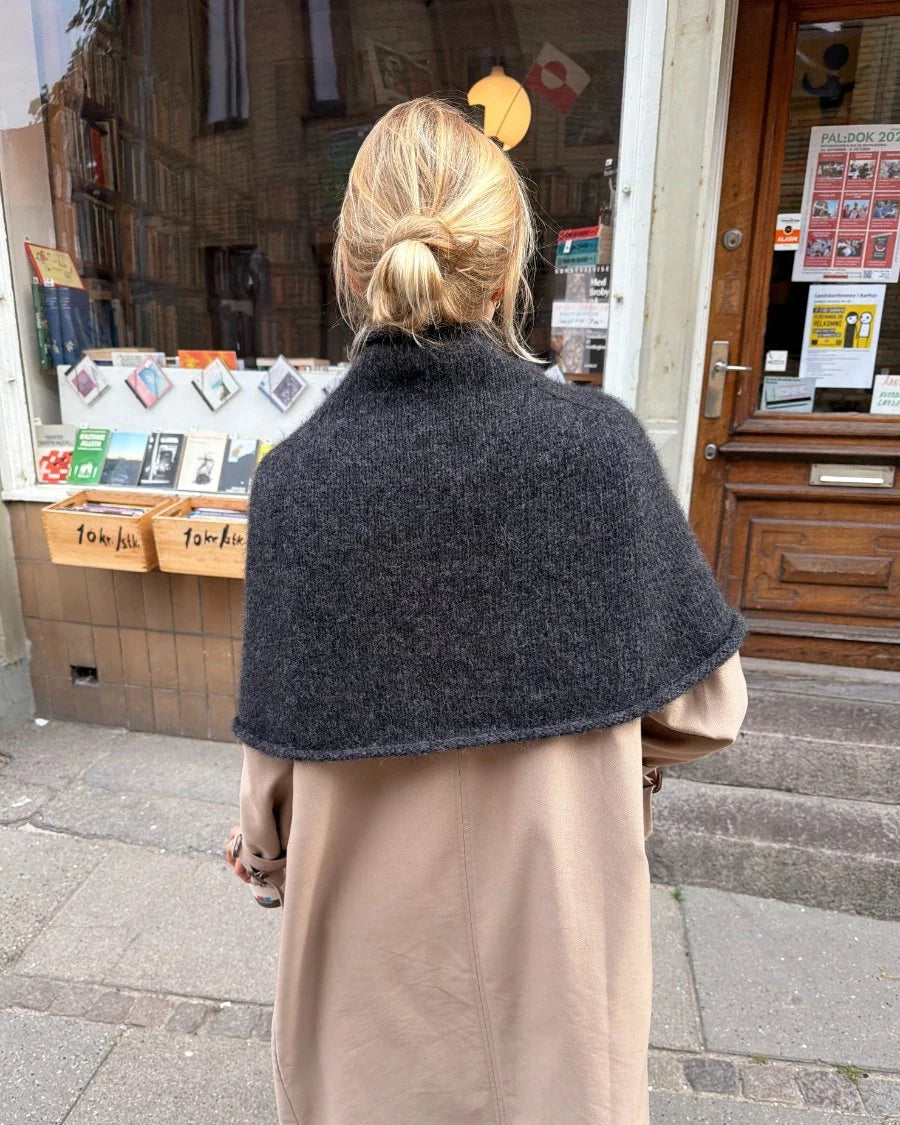 Ivy Cape // Petiteknit - Strikkekit