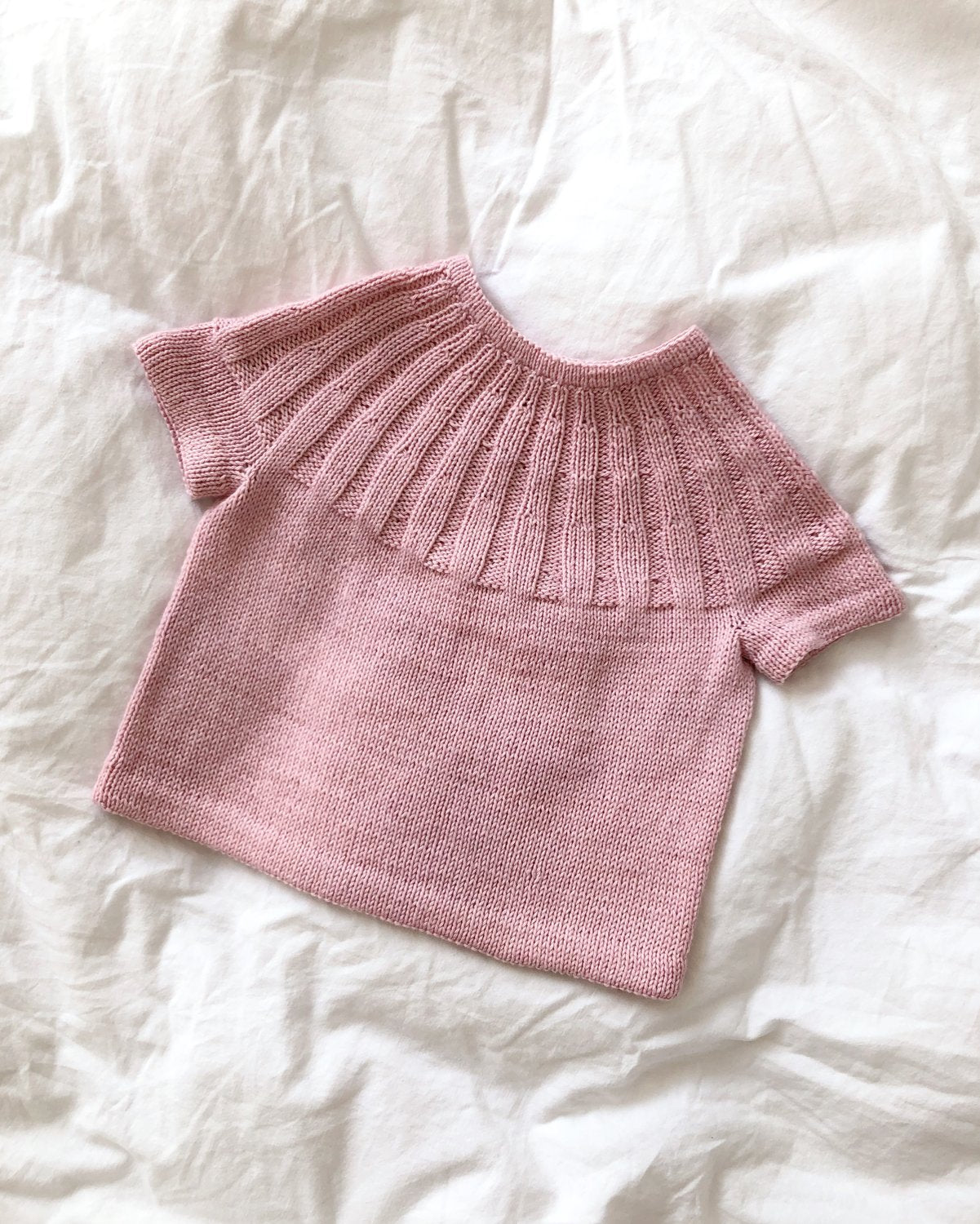 Sunday Tee Mini Petiteknit - Udprintet opskrift