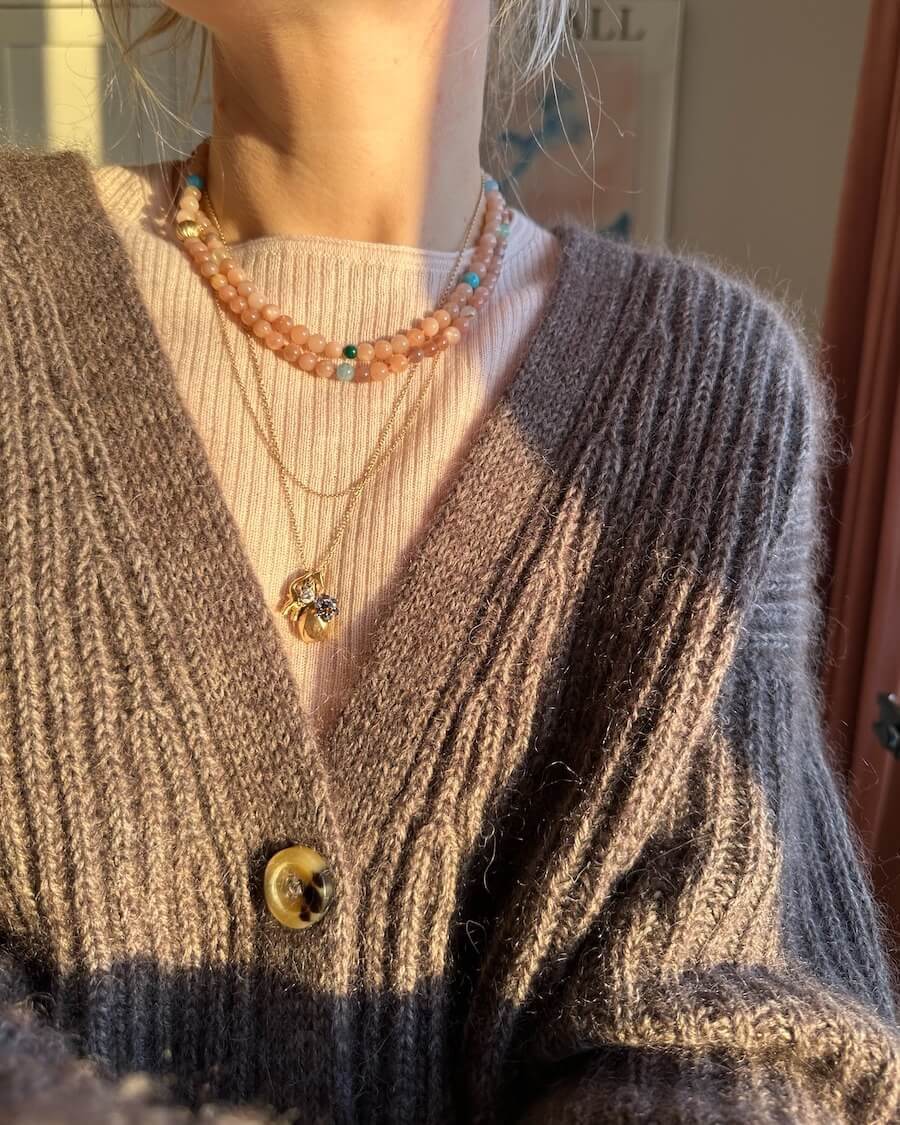 Agnete Cardigan - Tynn Peer Gynt Version // Petiteknit - Strikkekit