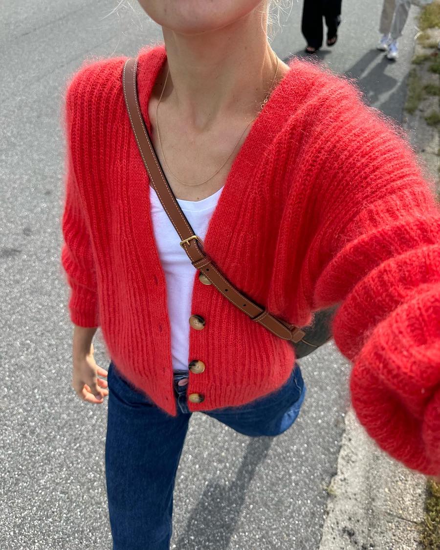 Agnete Cardigan - Tvinni Version // Petiteknit - Strikkekit