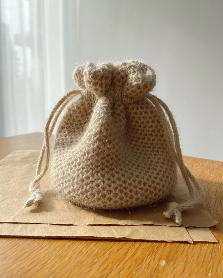Honey Bucket Bag lille // Petiteknit - Strikkekit