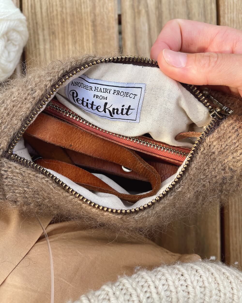 Honey Clutch // Petiteknit - Strikkekit