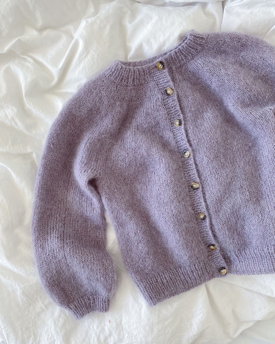 Novice Cardigan Junior - Mohair Edition // Petiteknit - Strikkekit