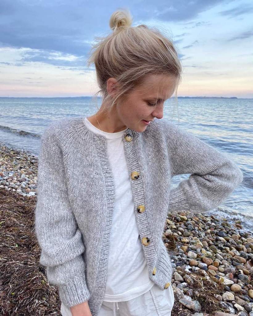 Novice Cardigan - Chunky Edition // Petiteknit - Strikkekit