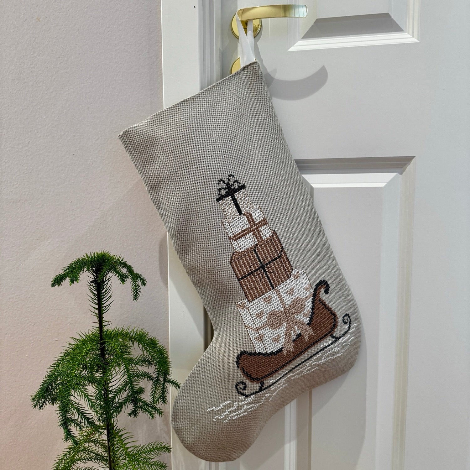 Stocking with white gifts 2037-5 Str. 52 x 37 cm