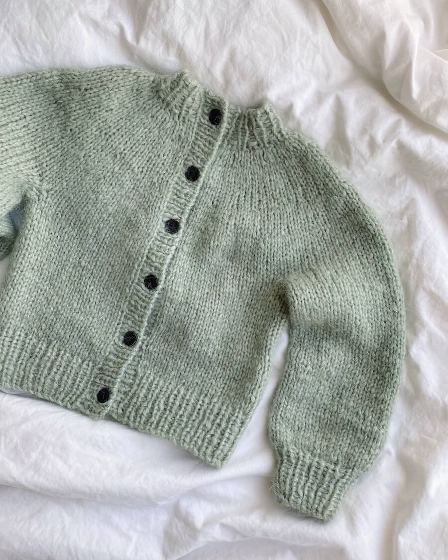 Novice Cardigan Mini Chunky Edition Petiteknit - Udprintet opskrift