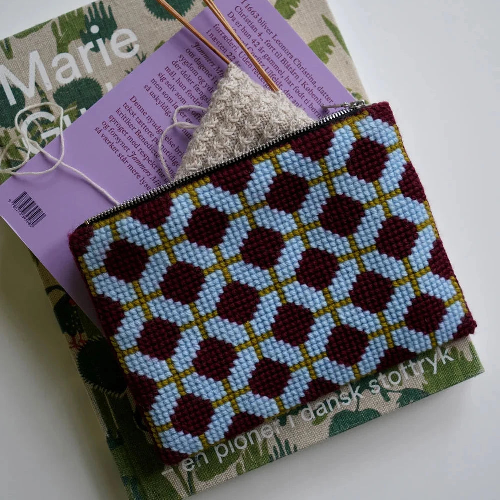 Hylleholm Broderi Clutch Syren