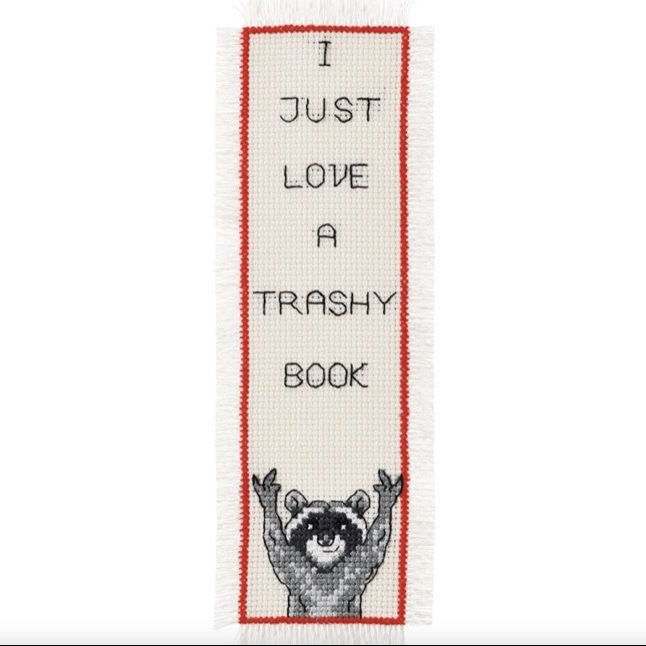 I Just Love A Trashy Book - Broderikit