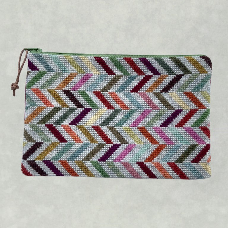 Lucia Broderikit // BALDYRE