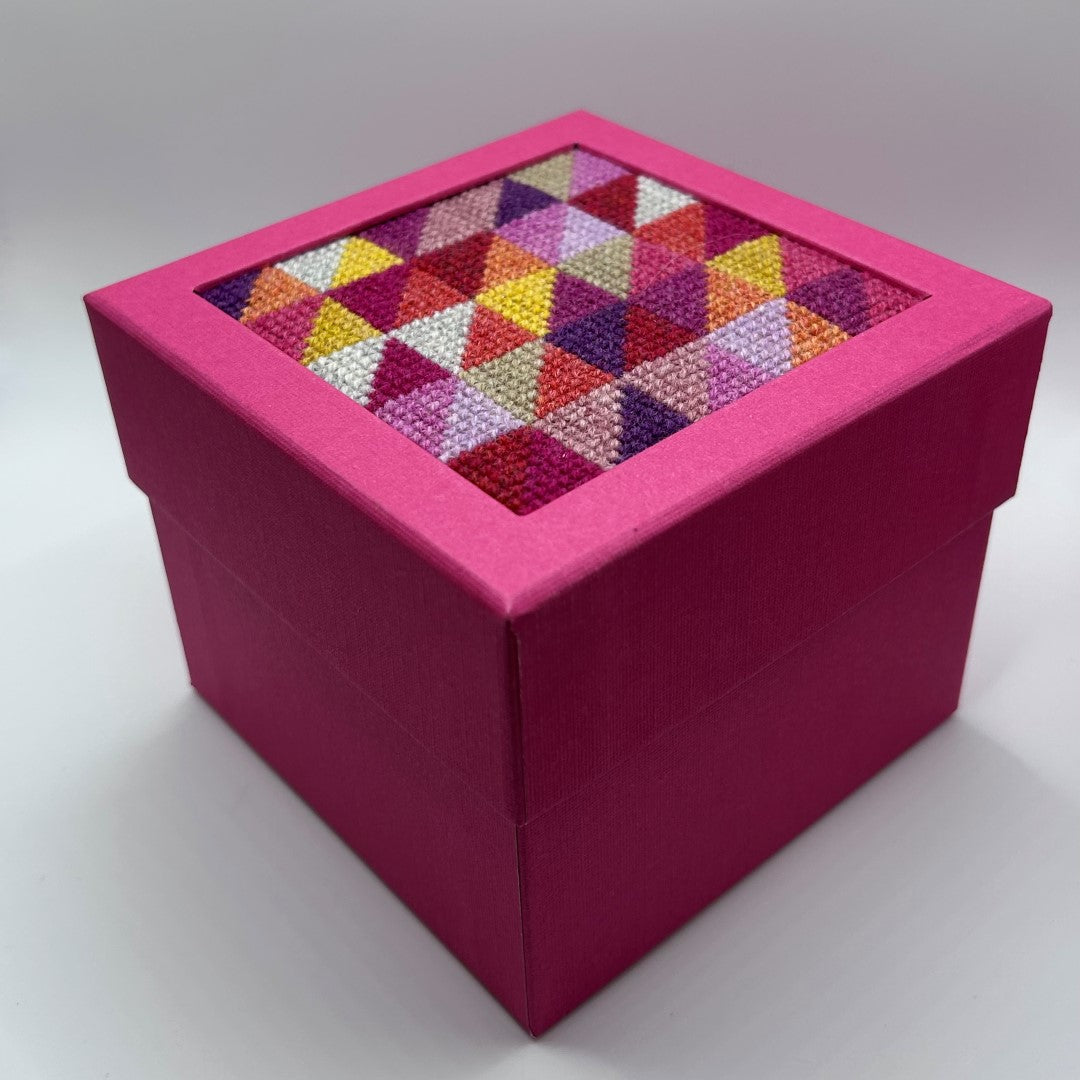 BOXEN Pink Broderikit // BALDYRE