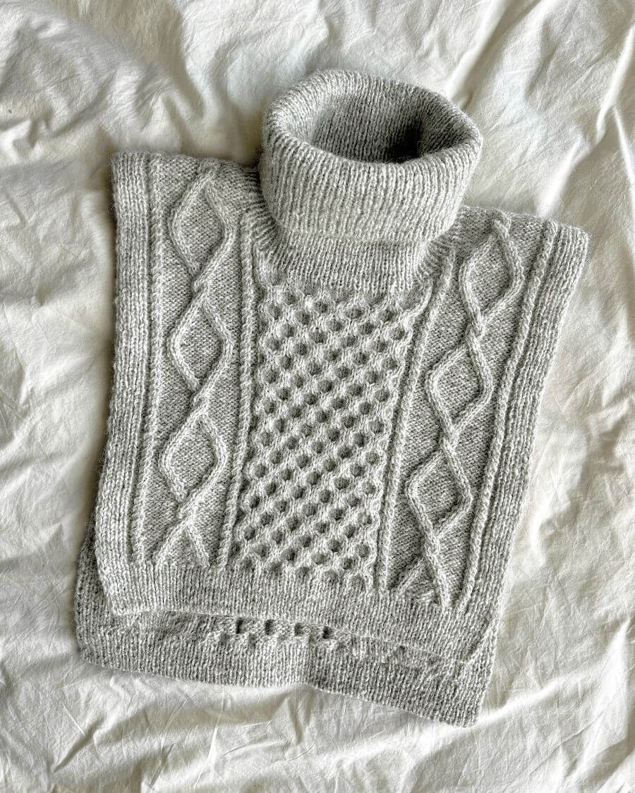 Dagmar Neck // Petiteknit - Strikkekit
