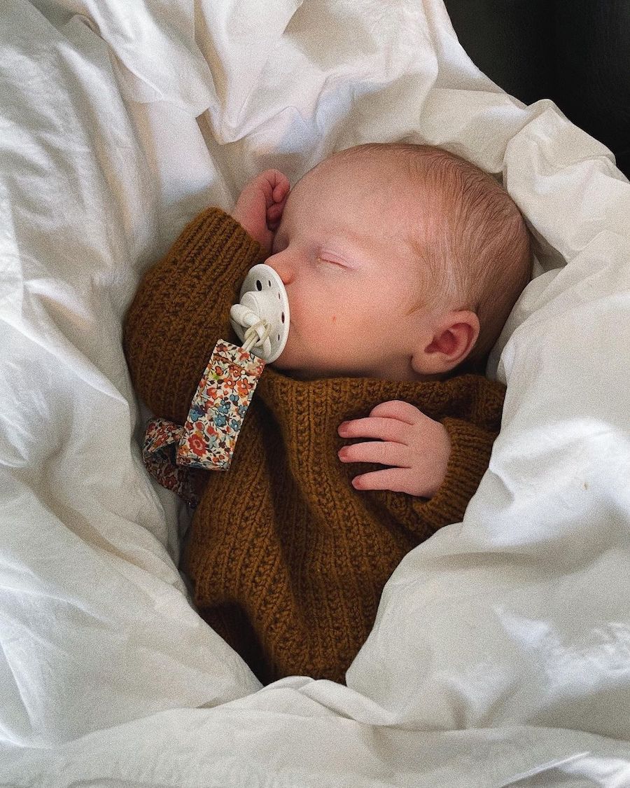 Friday Sweater Baby Petiteknit - Udprintet opskrift