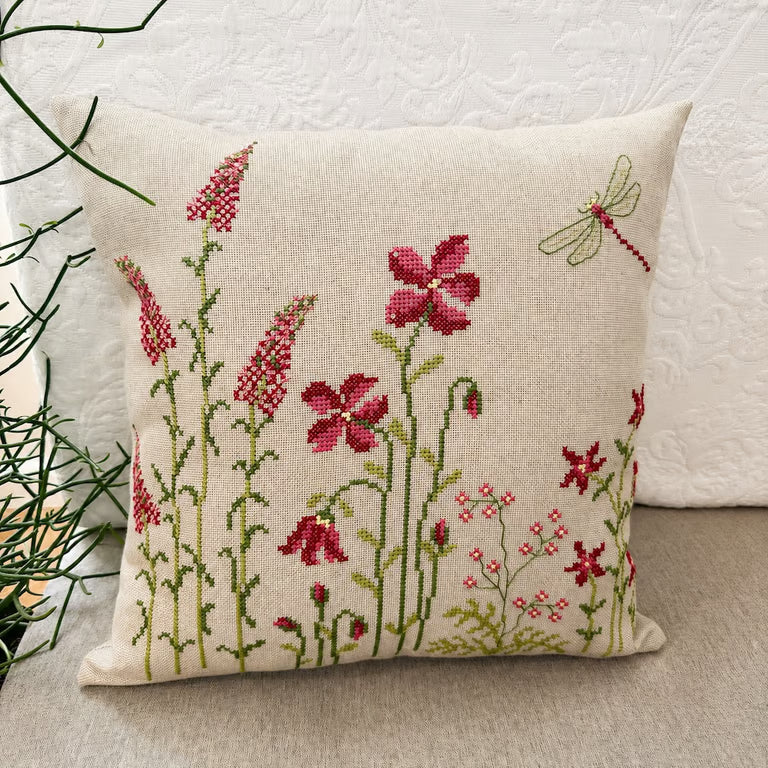 Pude - Red Flowers Square 2052-3 40 X 40 Cm