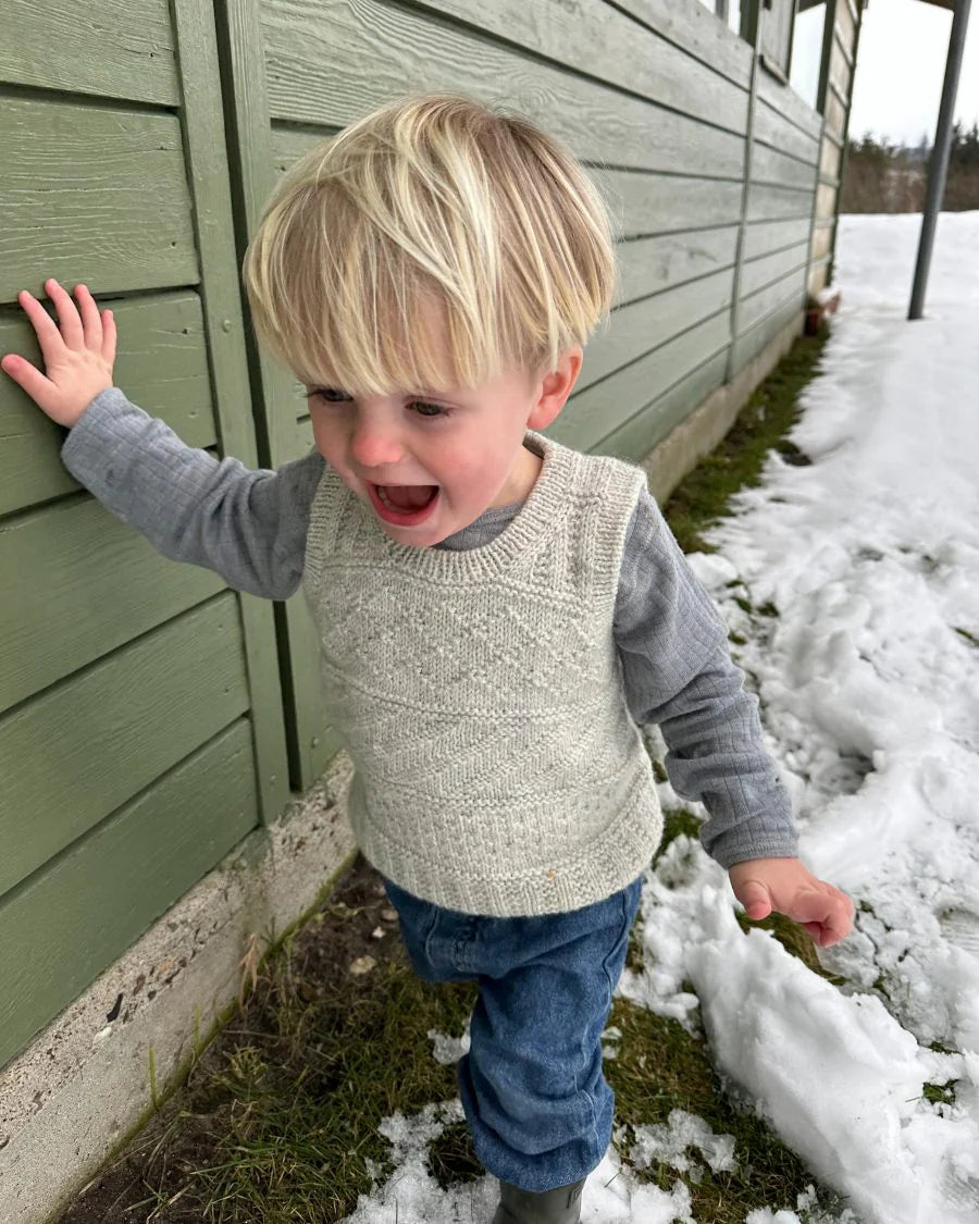 Storm Slipover Junior // Petiteknit - Strikkekit