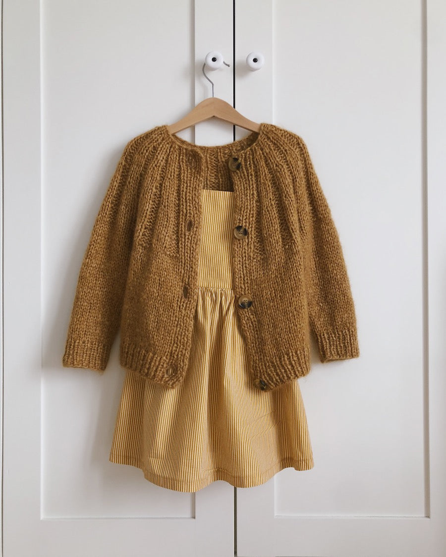 Sunday Cardigan Junior // Petiteknit - Strikkekit